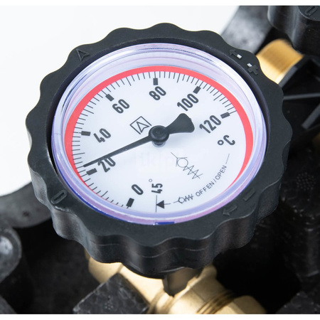 Grupa pompowa AFRISO PrimoSol 130-4 GZ 3/4'' x 3/4'', z izolacją Grundfos UPM 3 Solar 25-75/130 mm