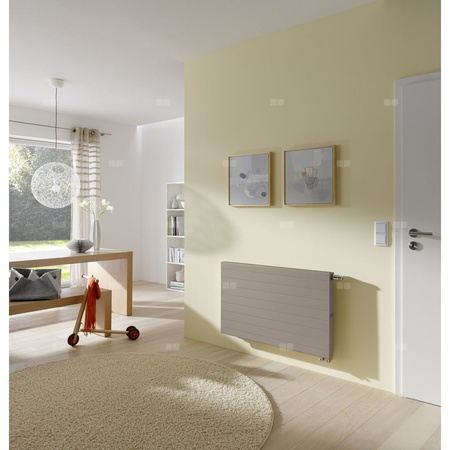 Grzejnik płytowy typ 11 KERMI Line-V, z osłoną wym. 905 x 2605 mm, kolor biały, moc 3295 W