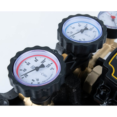 Grupa pompowa AFRISO PrimoSol 130-4 GZ 3/4'' x 3/4'', z izolacją Grundfos UPM 3 Solar 25-75/130 mm