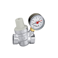 Regulator ciśnienia CALEFFI 5332 mosiądz (niklowanie), GW 1/2'', 16 bar z manometrem, wersja skośna